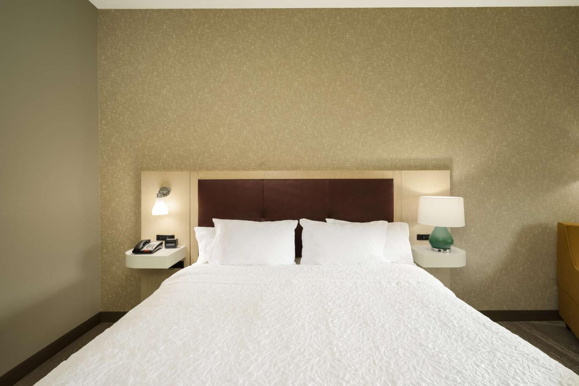 Hampton Inn Newport Exteriér fotografie