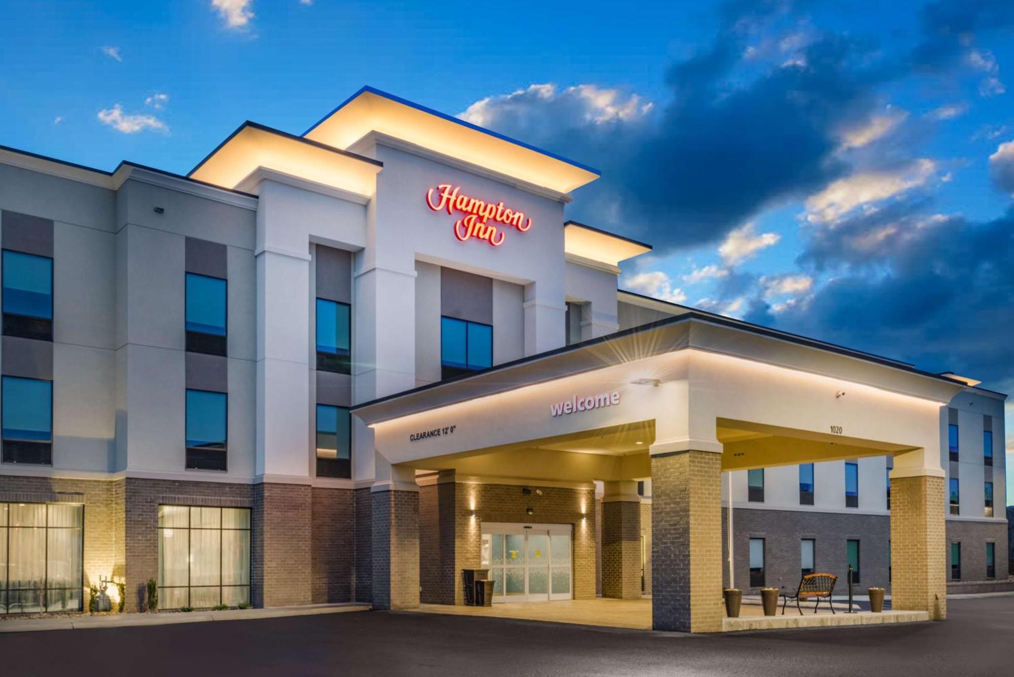 Hampton Inn Newport Exteriér fotografie