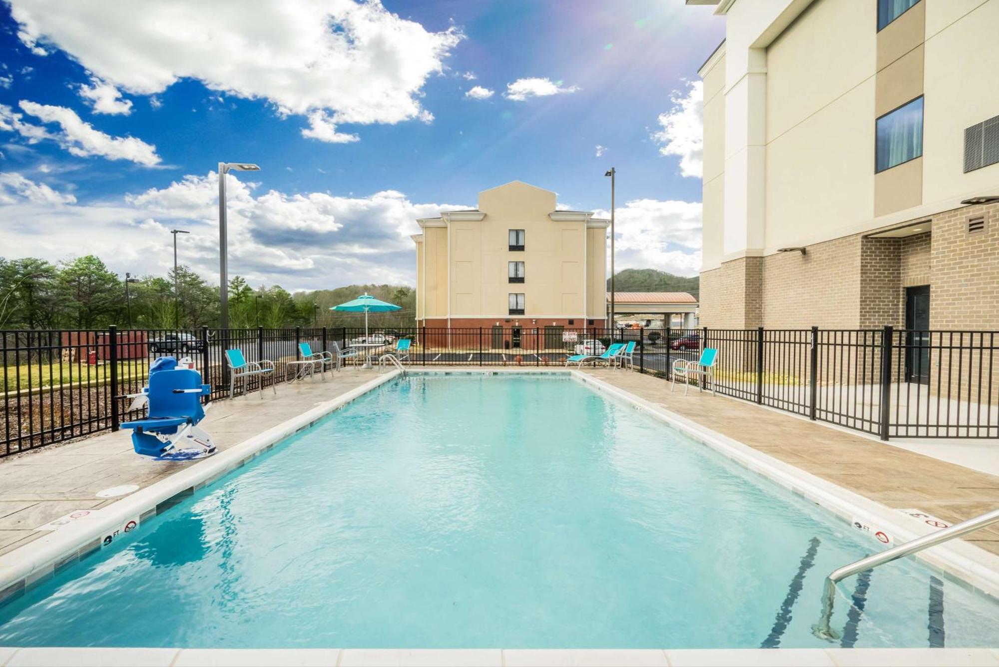 Hampton Inn Newport Exteriér fotografie