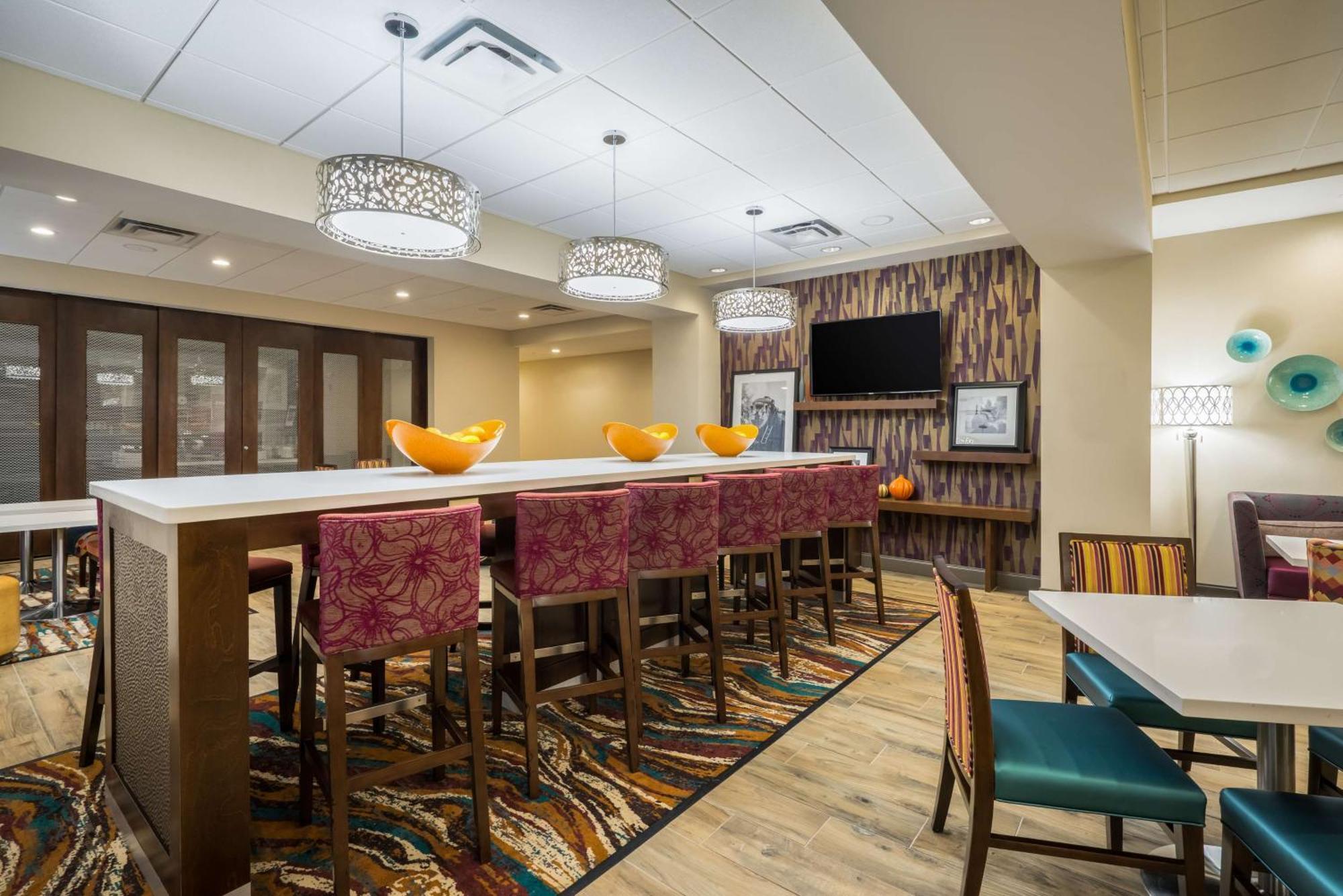 Hampton Inn Newport Exteriér fotografie